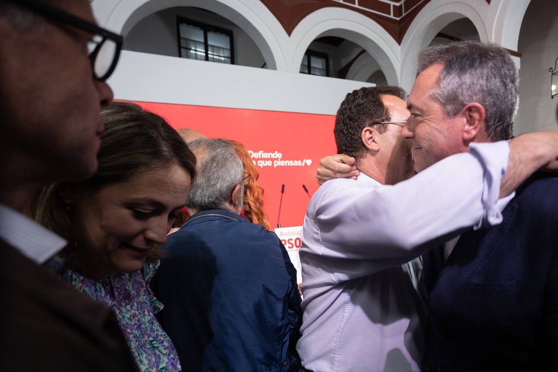 La noche electoral en la sede del PSOE, ubicada en la calle San Vicente