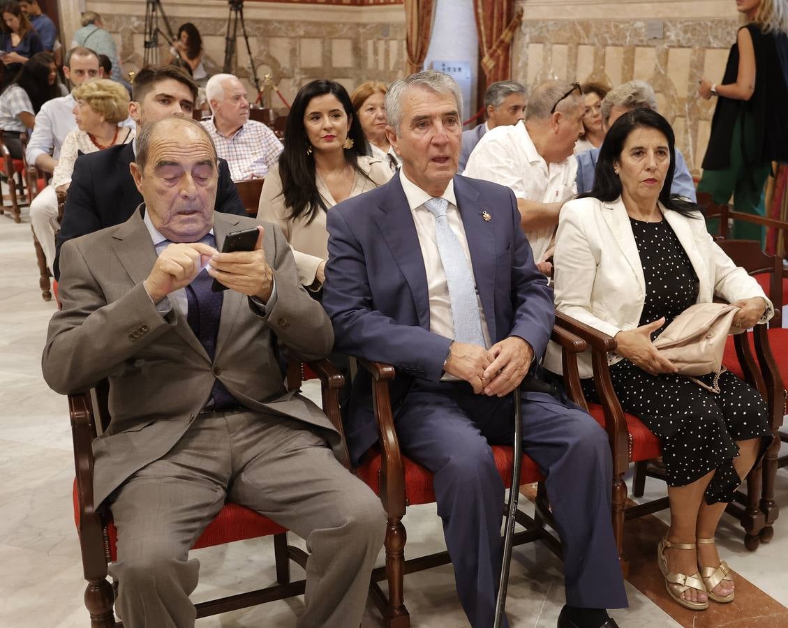 Inauguración de la muestra  'El terror a portada. 60 años del terrorismo en España a través de la prensa' en el Ayuntamiento de Sevilla