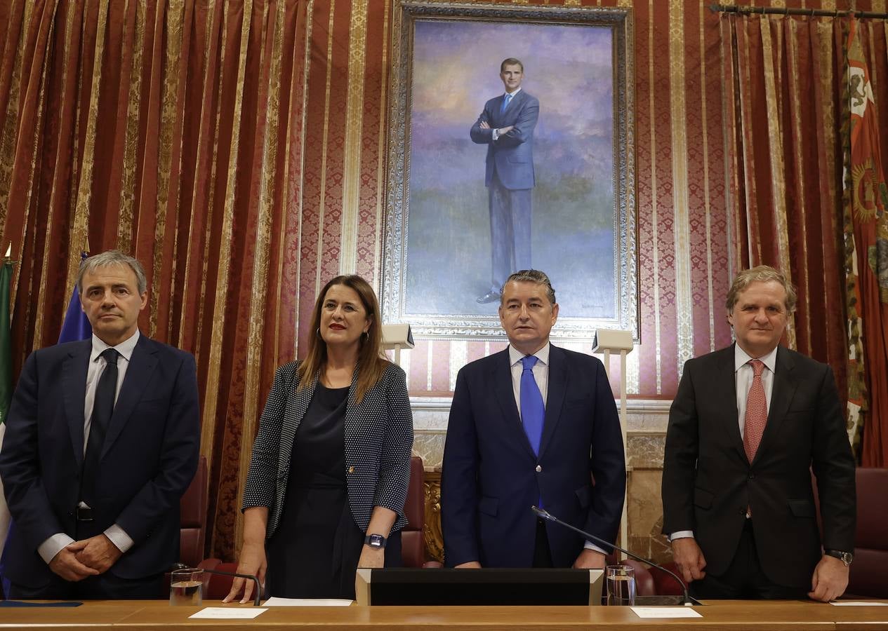 Inauguración de la muestra  'El terror a portada. 60 años del terrorismo en España a través de la prensa' en el Ayuntamiento de Sevilla