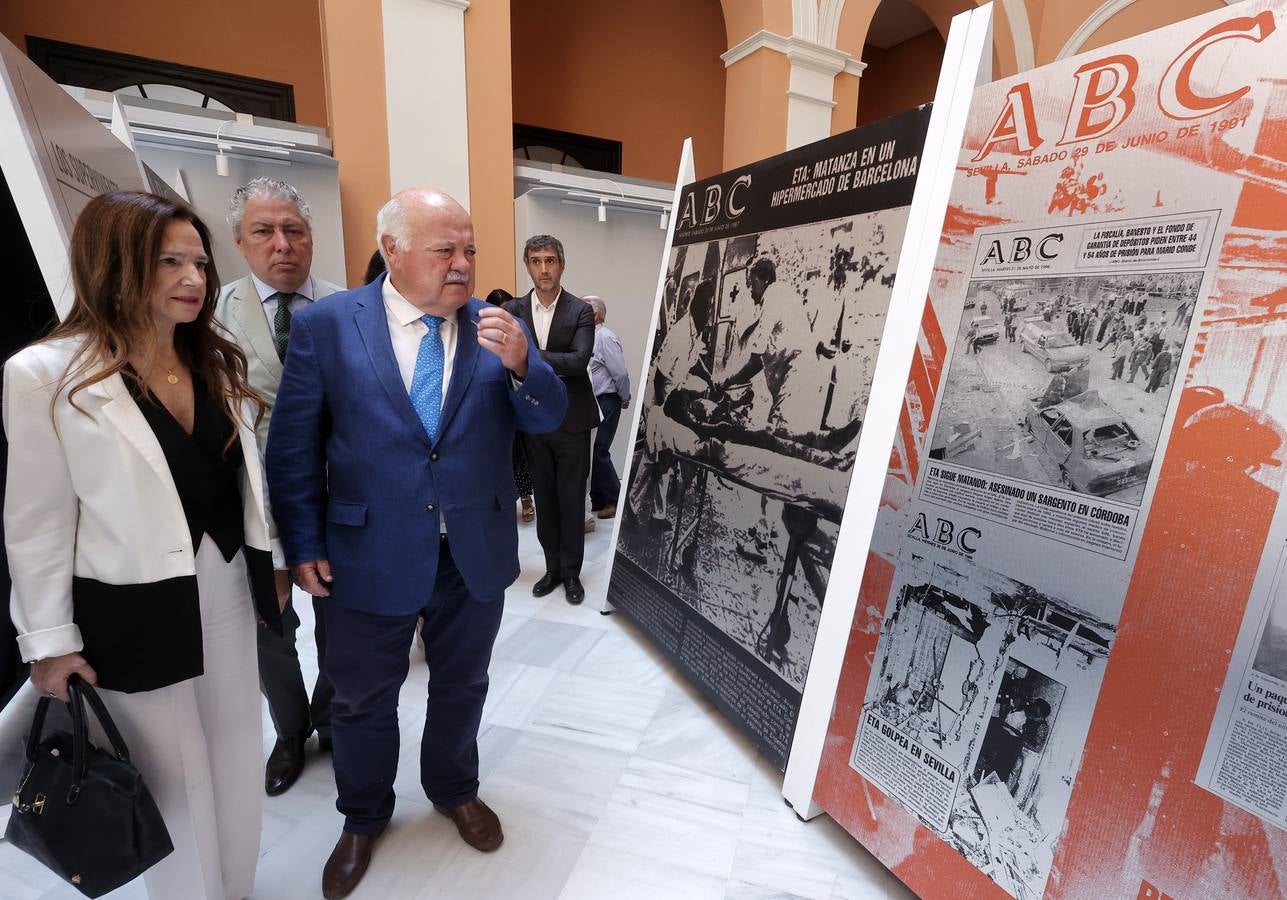 Inauguración de la muestra  'El terror a portada. 60 años del terrorismo en España a través de la prensa' en el Ayuntamiento de Sevilla