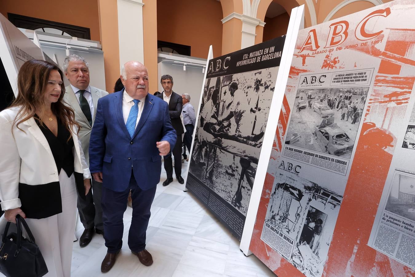 Inauguración de la muestra  'El terror a portada. 60 años del terrorismo en España a través de la prensa' en el Ayuntamiento de Sevilla