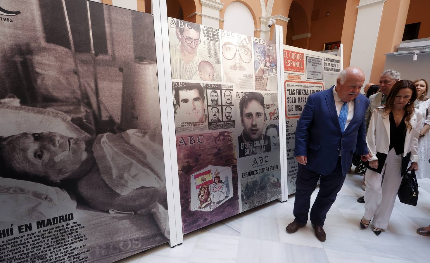 Inauguración de la muestra  'El terror a portada. 60 años del terrorismo en España a través de la prensa' en el Ayuntamiento de Sevilla