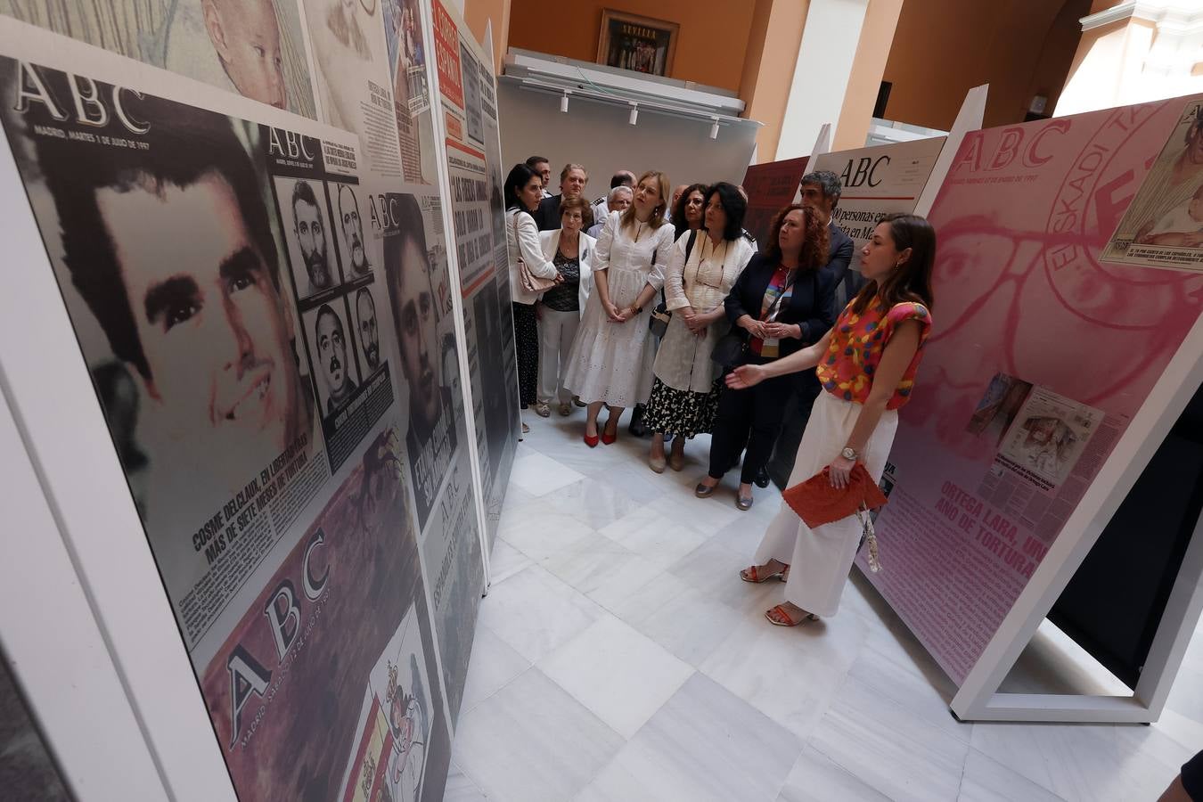 Inauguración de la muestra  'El terror a portada. 60 años del terrorismo en España a través de la prensa' en el Ayuntamiento de Sevilla