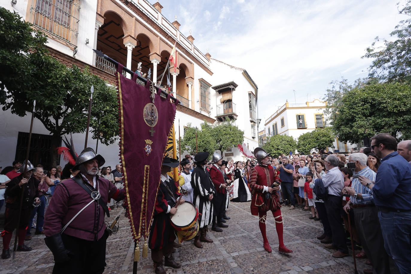 El desfile que conmemora el 424 aniversario del nacimiento de Diego Velázquez en Sevilla