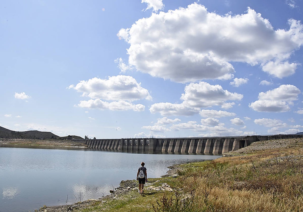 Imágenes tomadas este fin de semana del pantano de Aracena, que se encuentra al 24% de su capacidad
