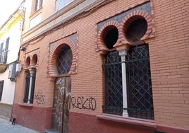 Okupas provocan problemas y molestias a los vecinos en un edificio histórico de Endesa en la calle Arte de la Seda de Sevilla