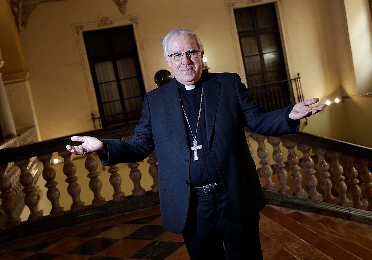 El arzobispo de Sevilla, José Ángel Saiz Meneses, en el Palacio Arzobispal