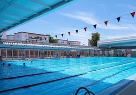 Las mejores piscinas públicas de Sevilla para refrescarse este verano: precios y horarios