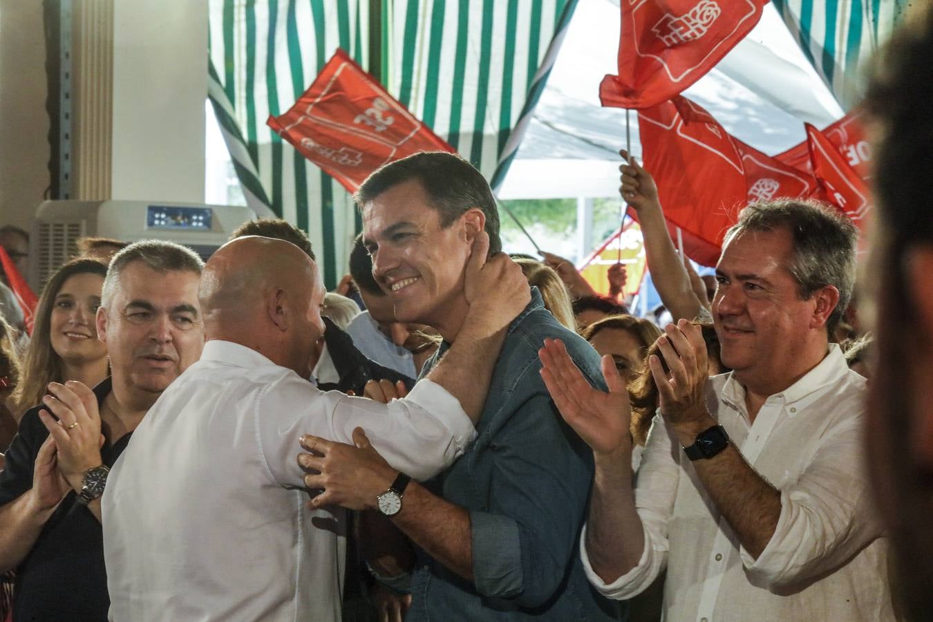 Primer mitin de precampaña  de Pedro Sánchez celebrado en Dos Hermanas
