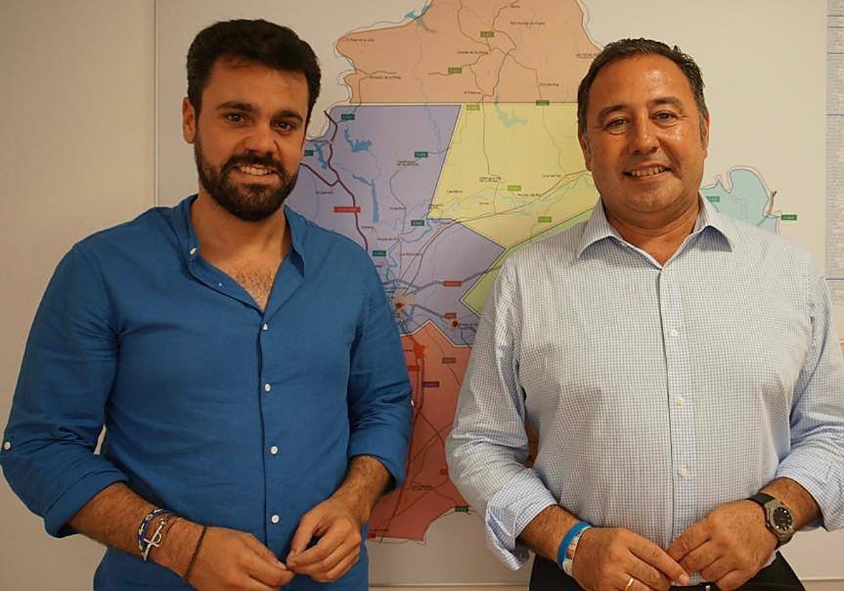 José Ricardo García, secretario general del Partido Popular de Sevilla, y Ricardo Sánchez, presidente del PP provincial