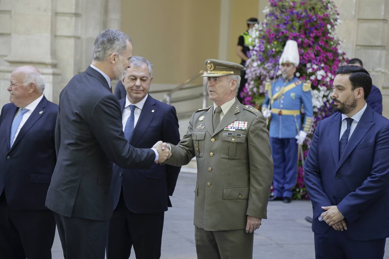 El Rey Felipe VI recibe en el Ayuntamiento de Sevilla el IX Premio contra el Terrorismo Alberto Jiménez-Becerril