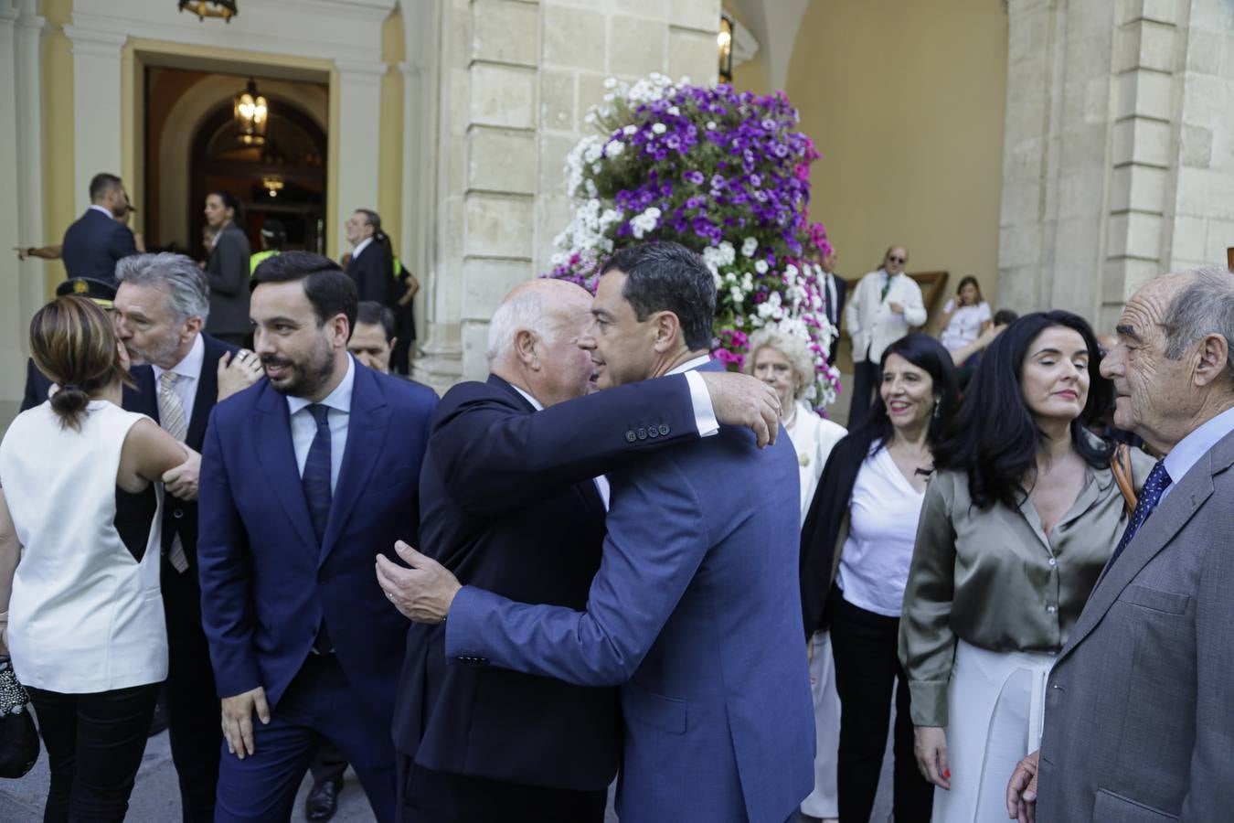 El Rey Felipe VI recibe en el Ayuntamiento de Sevilla el IX Premio contra el Terrorismo Alberto Jiménez-Becerril