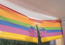 La UPO hace un llamamiento a la igualdad y el respeto tras aparecer la bandera LGTBI rota en el campus