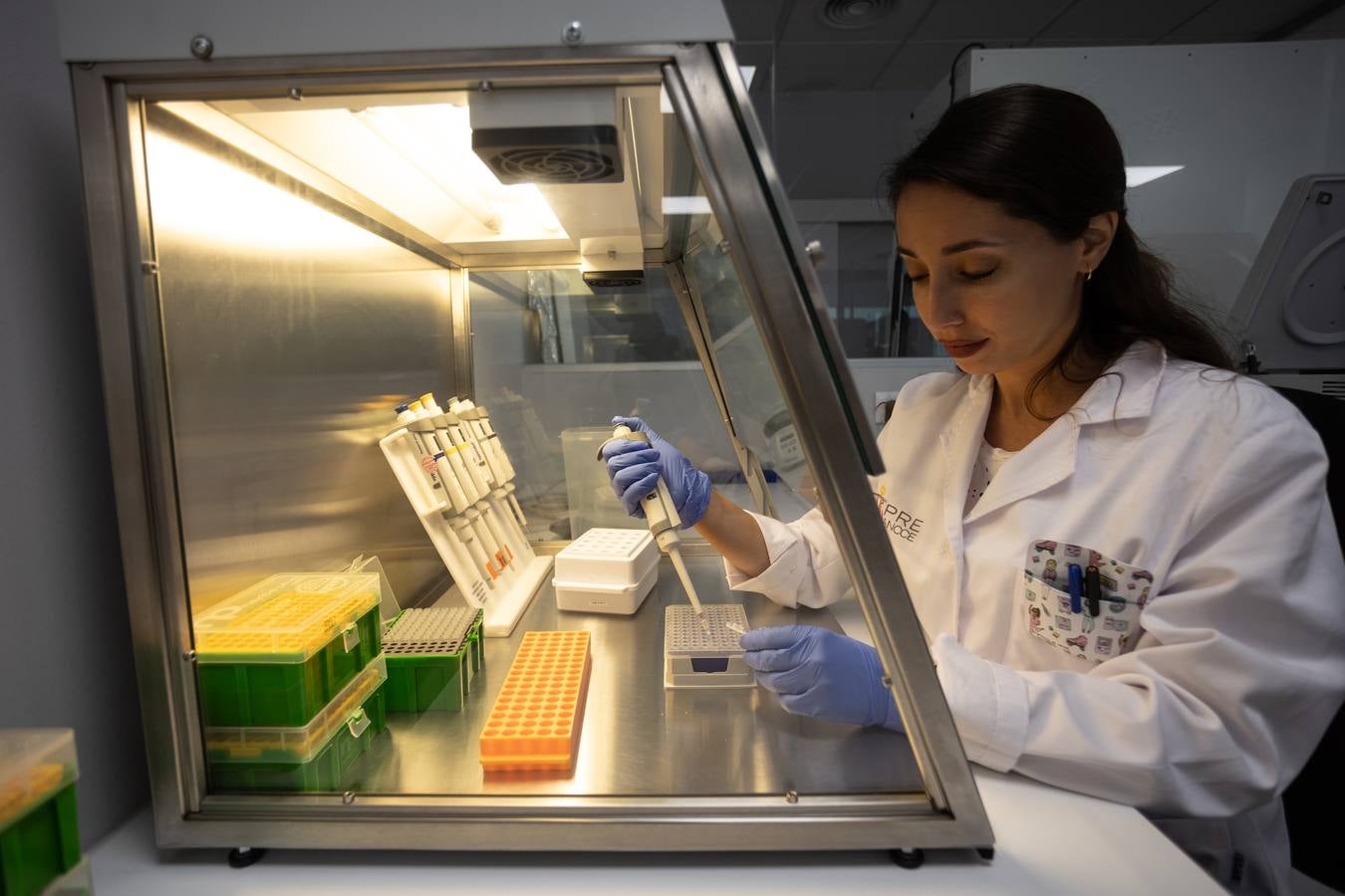 Dependencias y trabajadores del laboratorio para equinos de la ANCCE