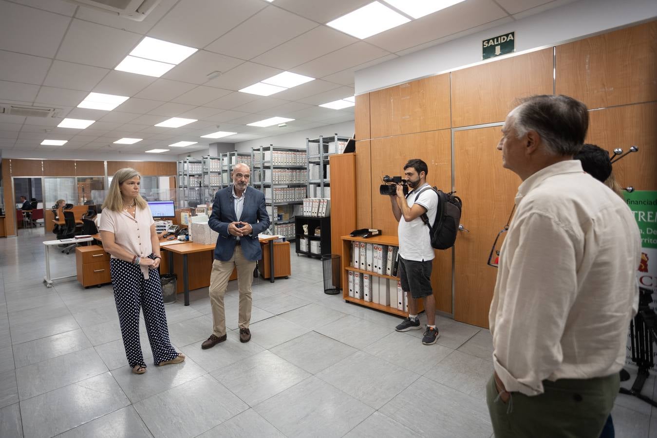 Dependencias y trabajadores del laboratorio para equinos de la ANCCE