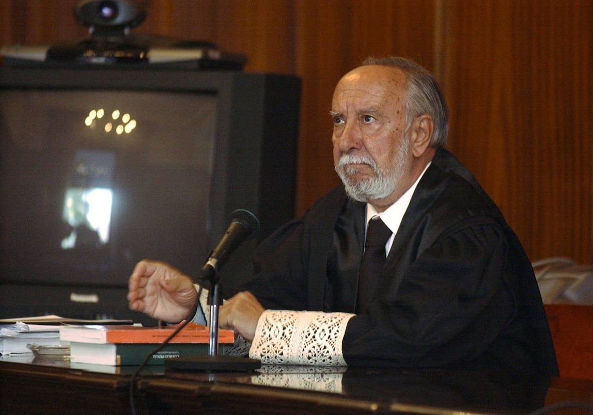 Sevilla pierde a Alfredo Flores, su fiscal jefe más emblemático