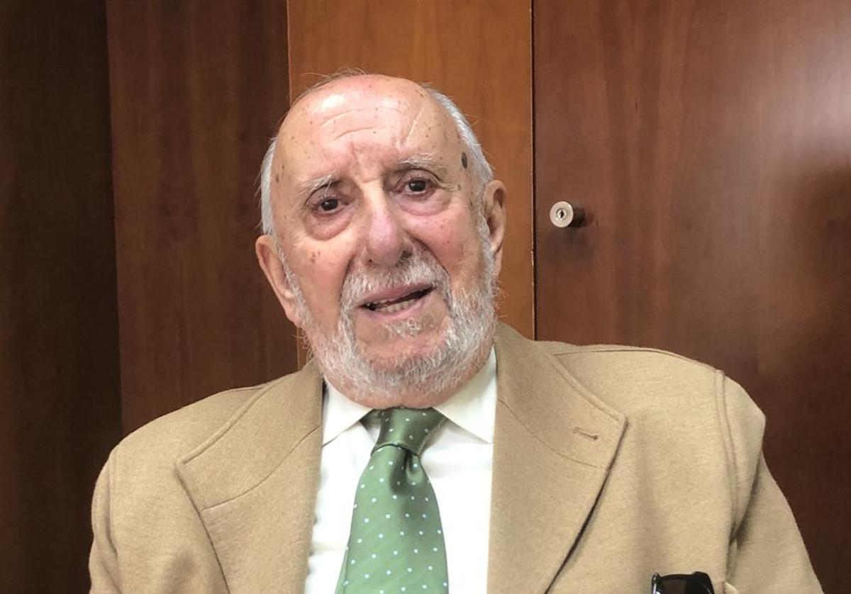 Muere Alfredo Flores, fiscal jefe de Sevilla durante casi veinte años