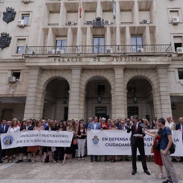 Los abogados de Sevilla muestran su «cansancio» por la parálisis de la Justicia, la 'Cenicienta' de la administración