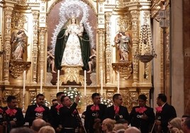 Los mariachis le cantan a la Macarena en su basílica de Sevilla