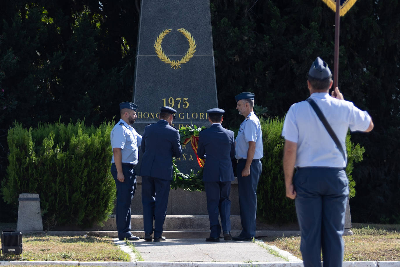 La ceremonia castrense con motivo del relevo del Jefe del Acuartelamiento Aéreo de Tablada