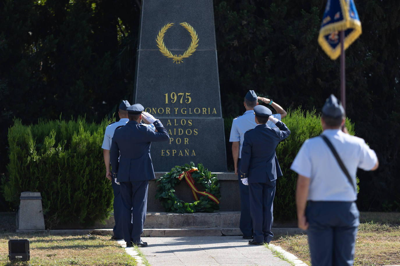 La ceremonia castrense con motivo del relevo del Jefe del Acuartelamiento Aéreo de Tablada