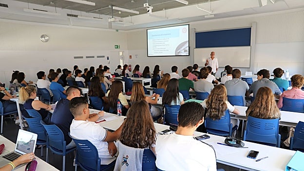 Alumnos en una clase de la Universidad Loyola Andalucía