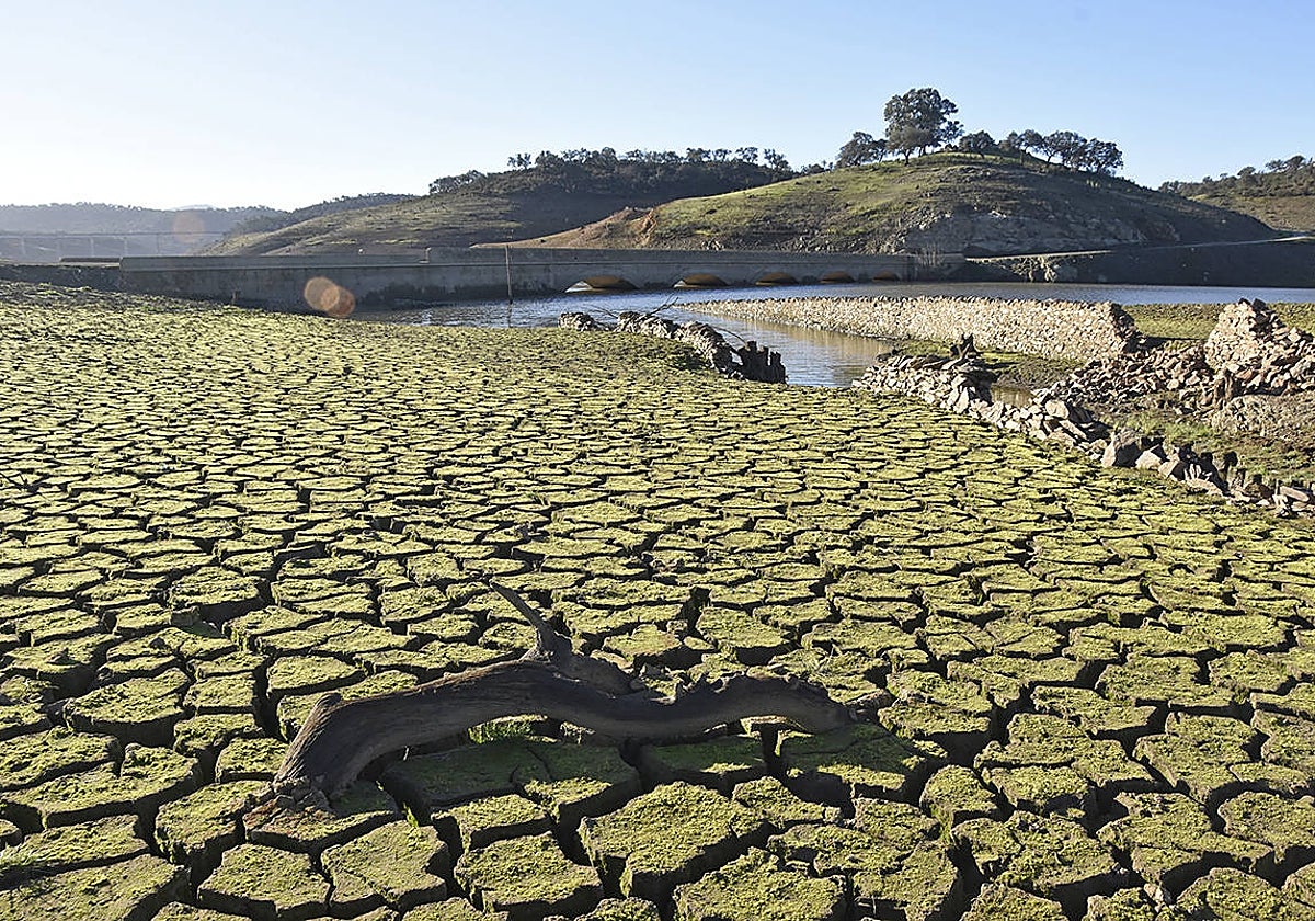 Imagen del pantano de Zufre, uno de los que abastecen a Sevilla