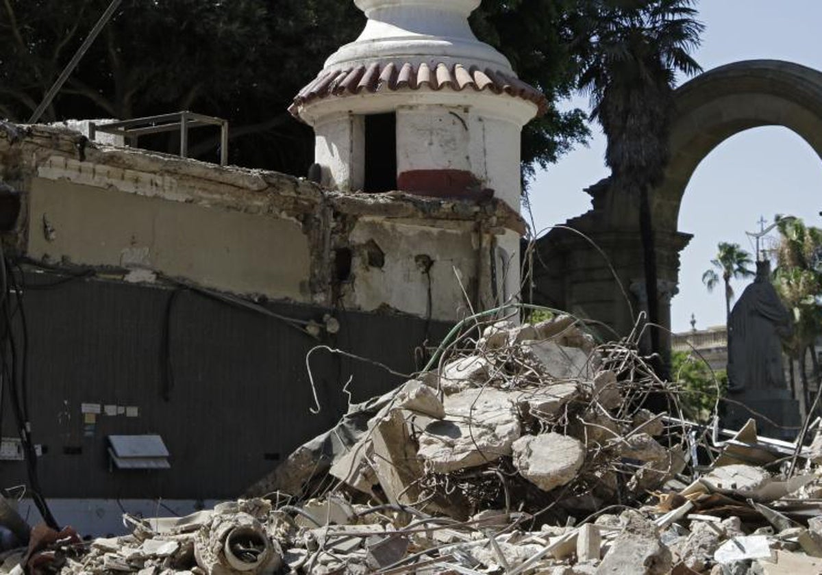 Demolición del edificio de La Raza de Sevilla
