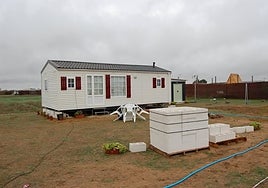 Más de un año de cárcel  por construir una casa prefabricada con piscina en suelo no urbanizable en Dos Hermanas