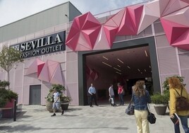 Se buscan 100 empleados para trabajar en el 'nuevo' Sevilla Fashion Outlet