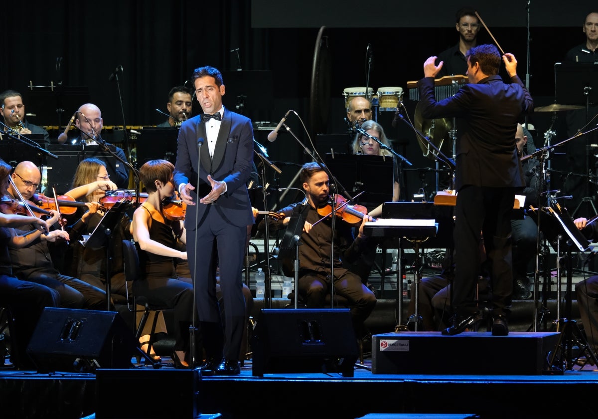 Ismael Jordi durante un momento de su concierto en Jerez