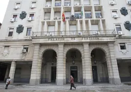 El alcalde de Sevilla pide la cesión de los edificios judiciales del Prado para convertirlos en sede municipal