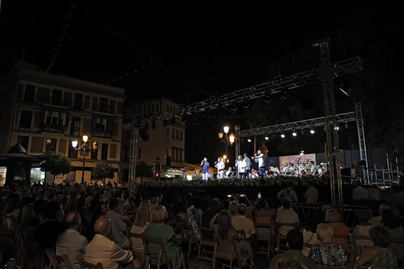 Primer día de la Velá de Triana de 2023 que se ha inaugurado con el pregón