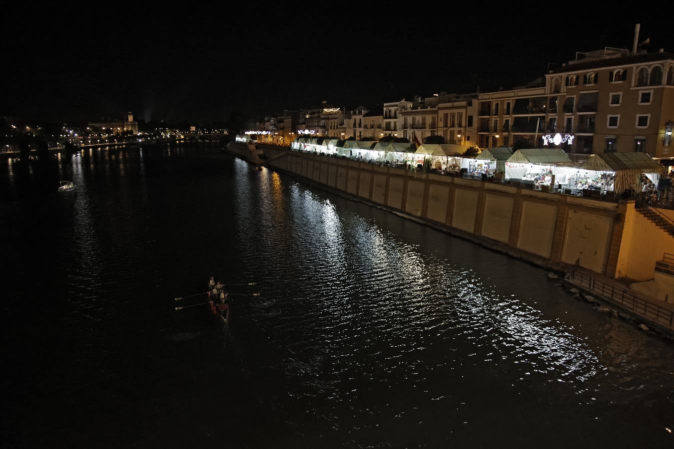 Primer día de la Velá de Triana de 2023 que se ha inaugurado con el pregón
