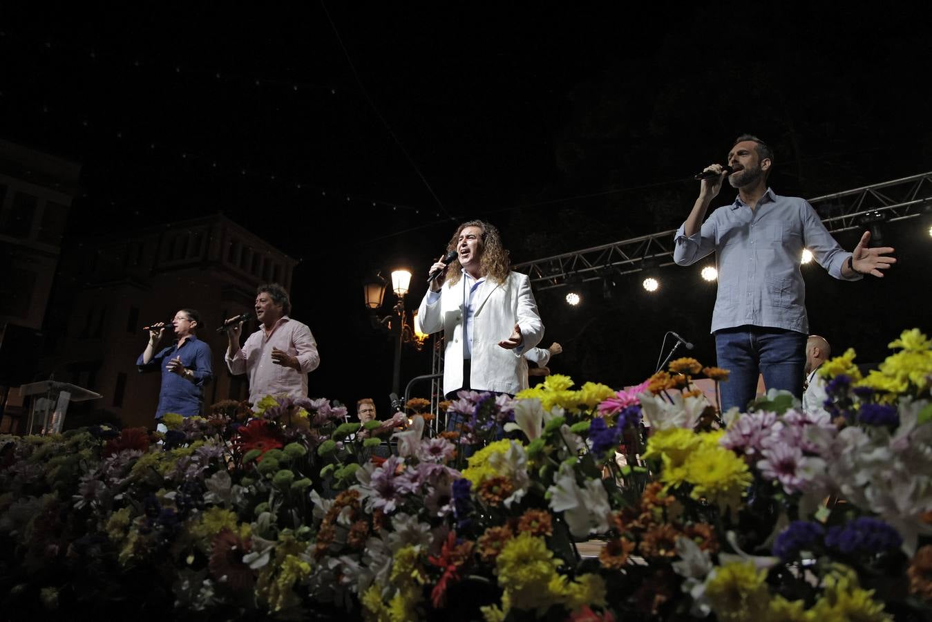 Primer día de la Velá de Triana de 2023 que se ha inaugurado con el pregón