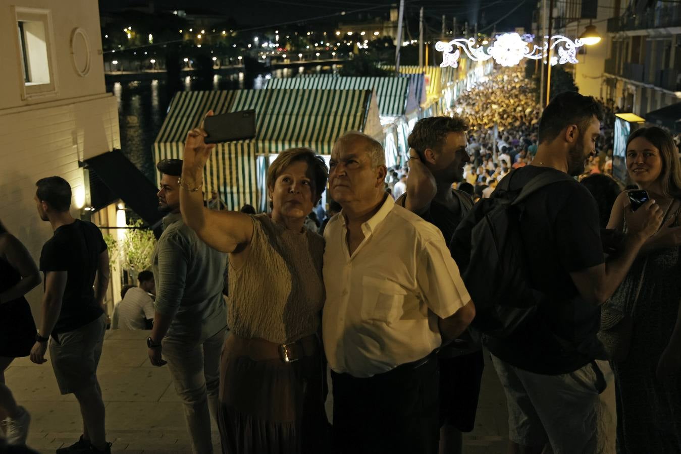 Primer día de la Velá de Triana de 2023 que se ha inaugurado con el pregón