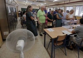 Las imágenes de la jornada en las elecciones generales 23J en Sevilla (I)