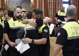 En imágenes, toma de posesión de los nuevos policías locales en Sevilla
