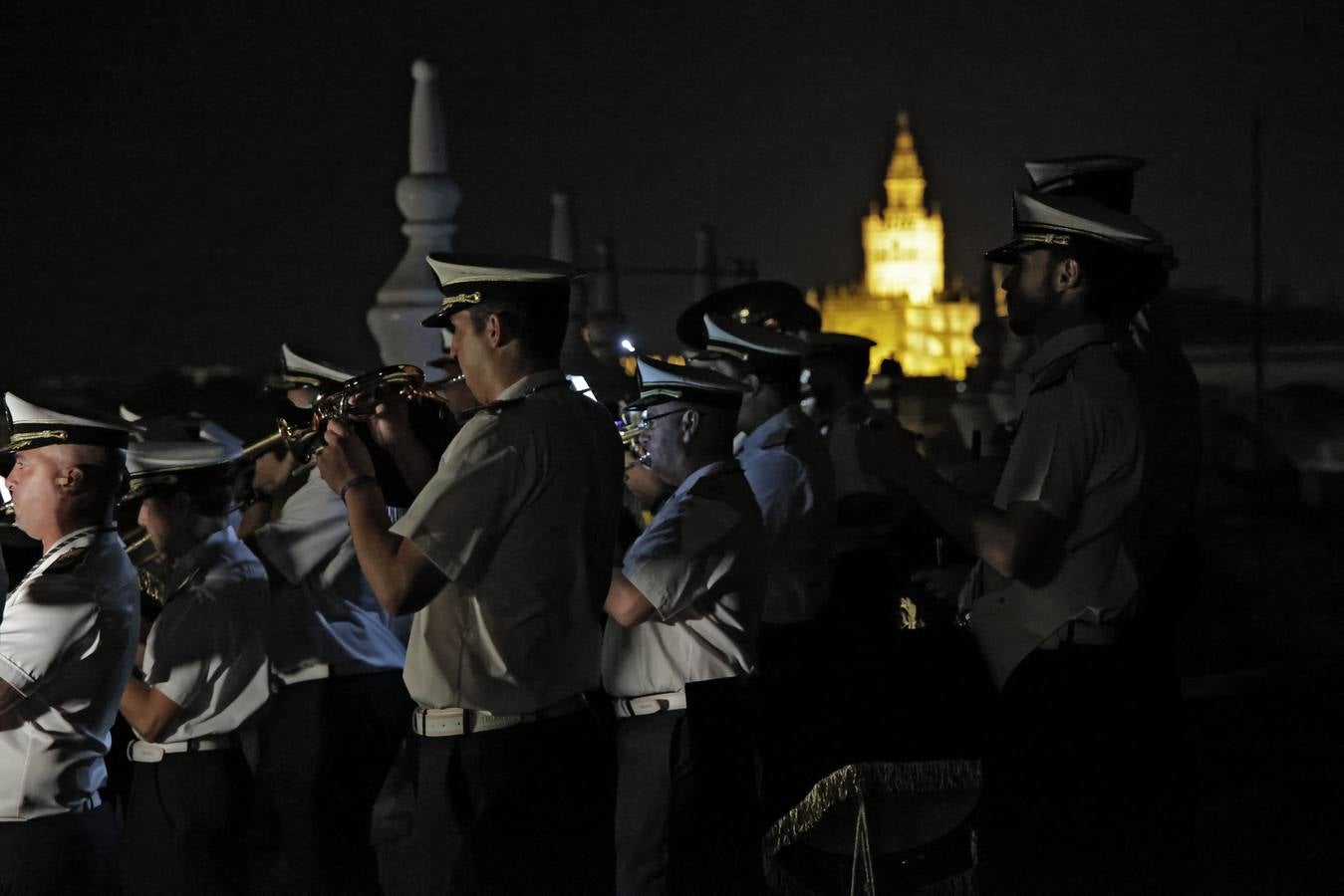 Luminarias desde la torre de la parroquia de Santa Ana