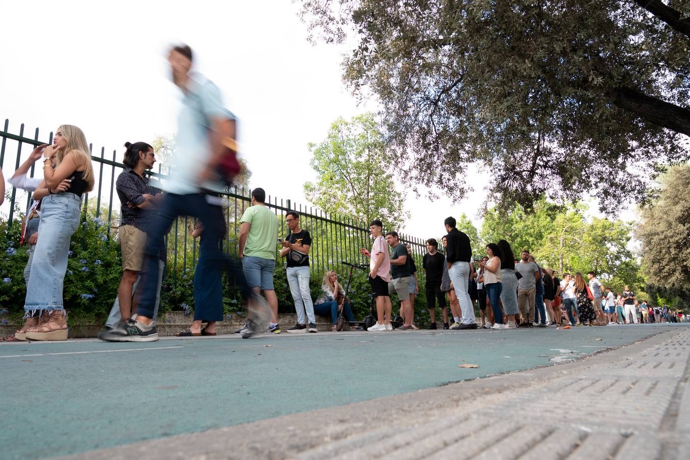 Colas para el casting de '1992', la nueva serie de Álex de la Iglesia