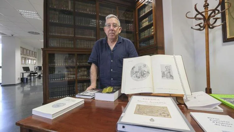 Paseo por el tesoro bibliográfico de la Universidad de Sevilla