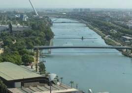 La historia interminable de las pasarelas sobre el río Guadalquivir de Sevilla