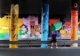 Un mural de 600 metros cuadrados y más de 400 colores da la bienvenida en la UPO
