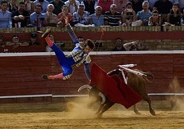 Precipitada vuelta de Roca Rey en las Colombinas, incómodo y sin lucidez