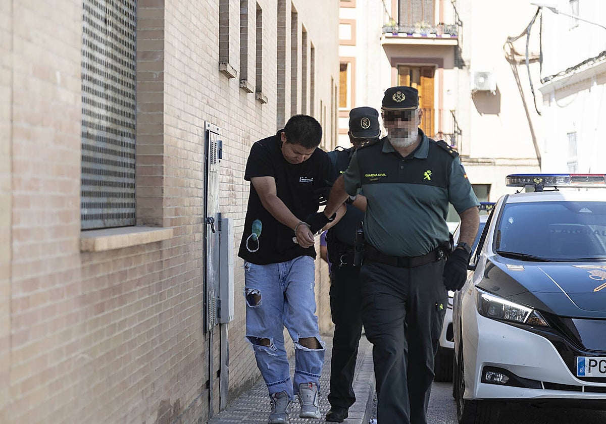 El detenido llegando a los juzgados de Utrera
