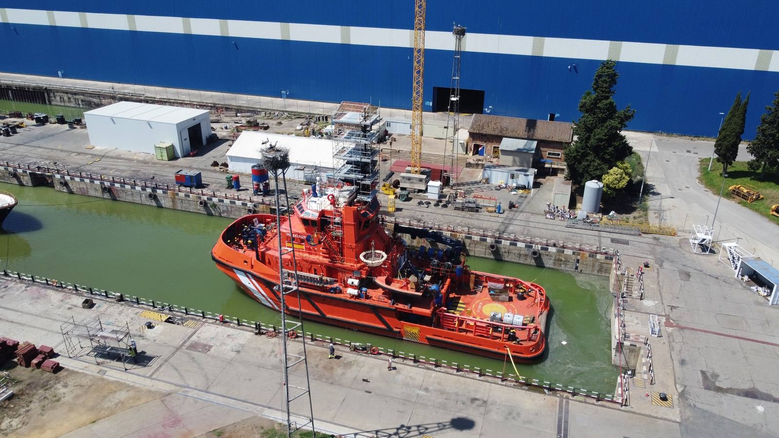 La compañía realiza operaciones de reparación en sus instalaciones del Guadalquivir