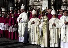El arzobispo de Sevilla en la misa de la Virgen de los Reyes: «Es nuestro deber no olvidar a tantos hermanos necesitados»
