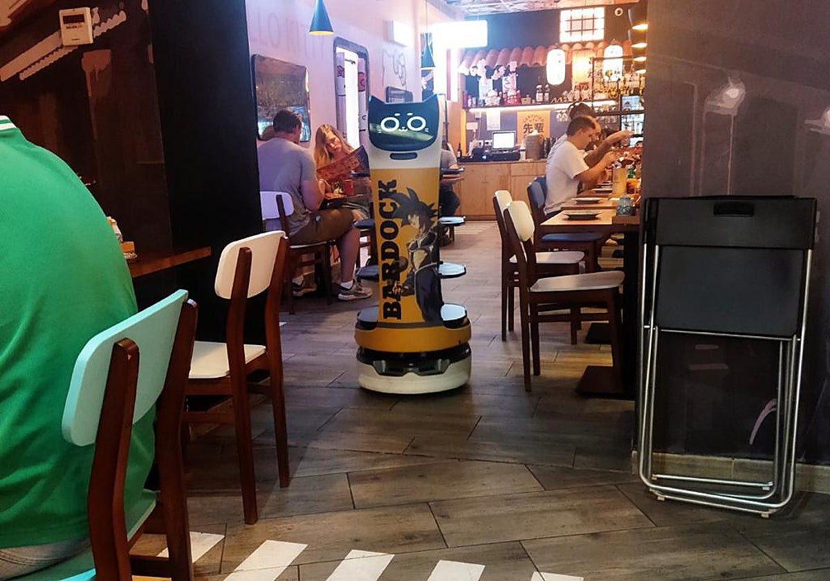 El camarero robot de la cadena Buga Ramen que ha abierto recientemente en Sevilla
