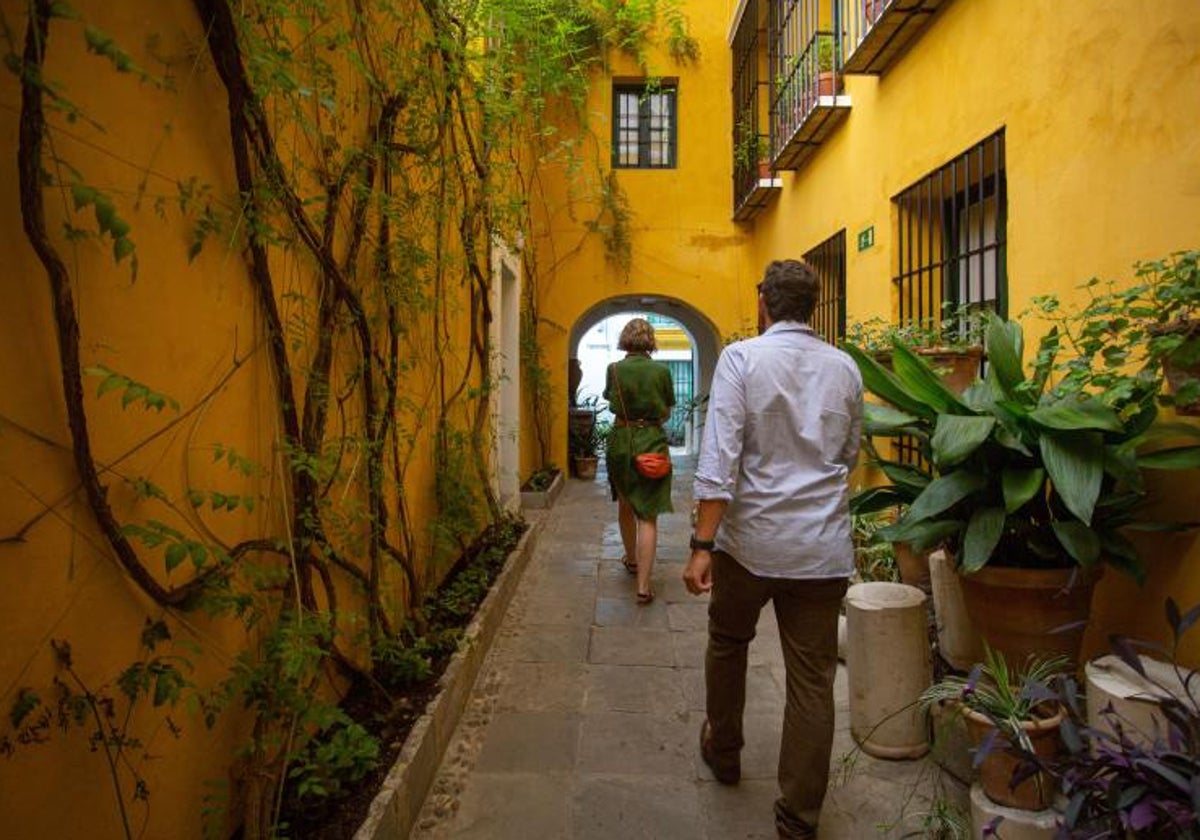Uno de los pasadizos del hotel Las Casas de la Judería