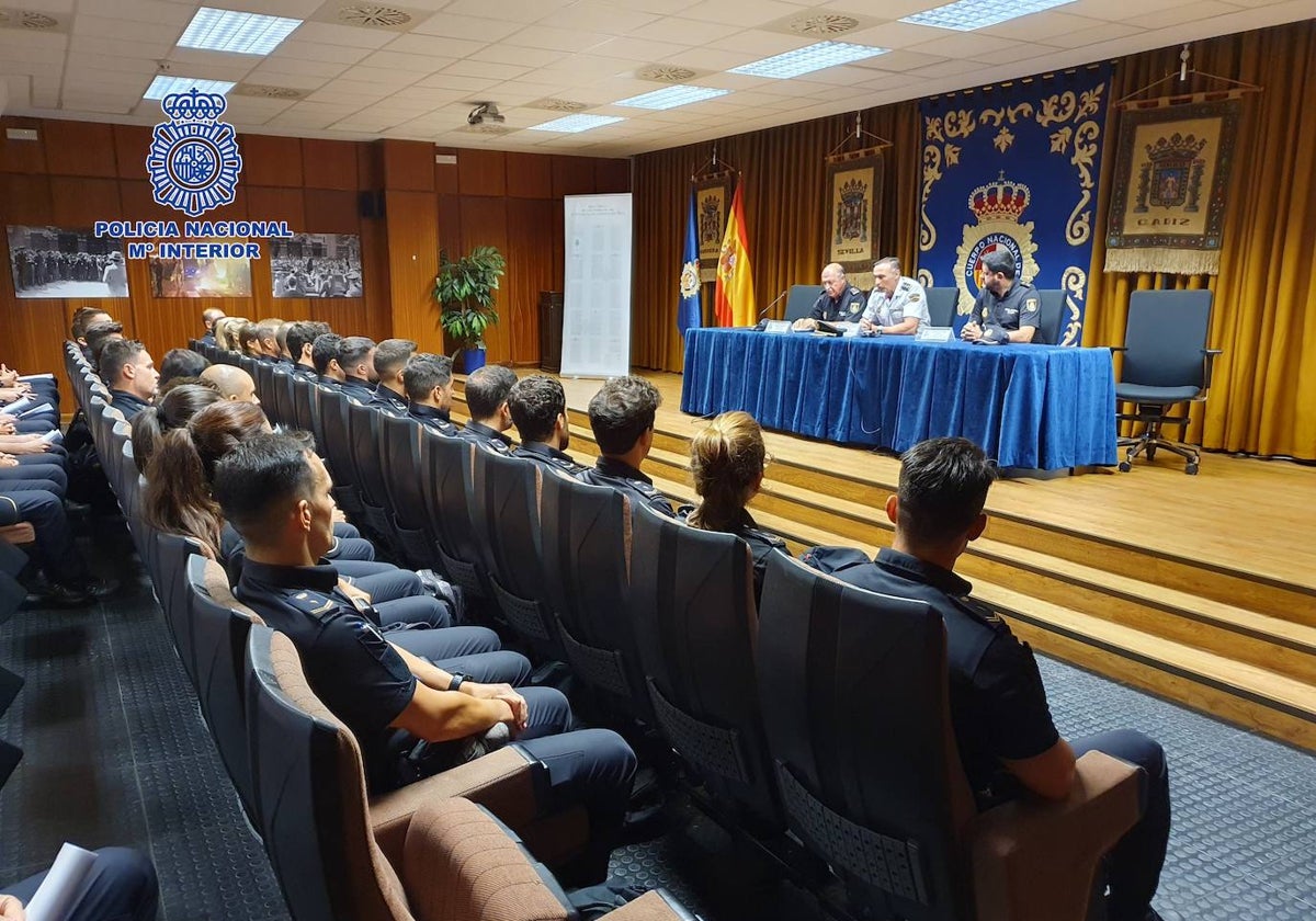 Acto de ingreso de nuevos agentes en la Policía Nacional de Sevilla